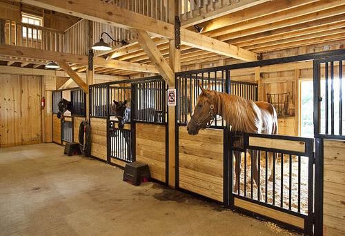 Acworth Barns & Stables