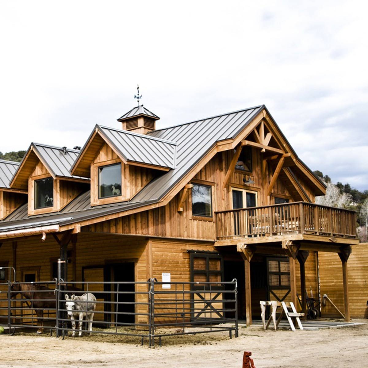 Kennesaw Barns & Stables